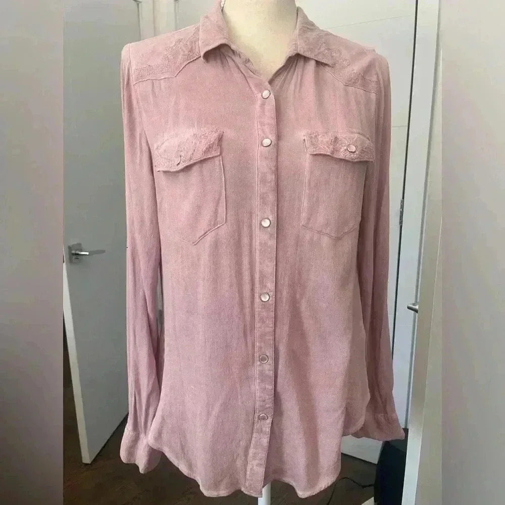 Given Kale snap front shirt